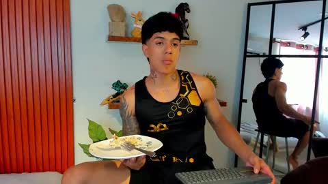 Snapshot of aress444 chatting on 09-13-25, 08:30 aress444 online show from 09-13-25, 08:30