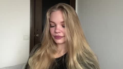 Amelia online show from 11-27-25, 05:42