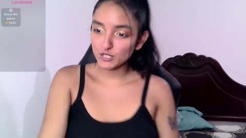 Snapshot of ari_20_ chatting on 09-29-25, 11:53 Bella online show from 09-29-25, 11:53