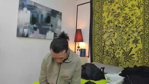 aria y orien  online show from 10-14-25, 11:11