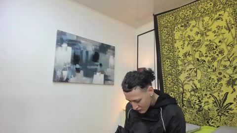 aria y orien  online show from 12-20-25, 11:06