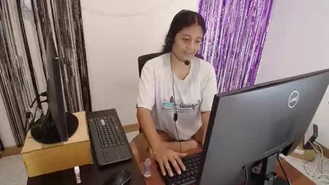 aria_arthur online show from 11-25-25, 03:01