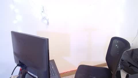 aria_arthur online show from 12-20-25, 04:03