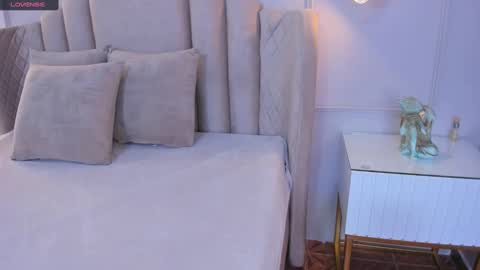 Aria  online show from 12-18-24, 02:53