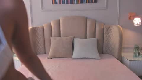 Aria  online show from 02-20-25, 02:51