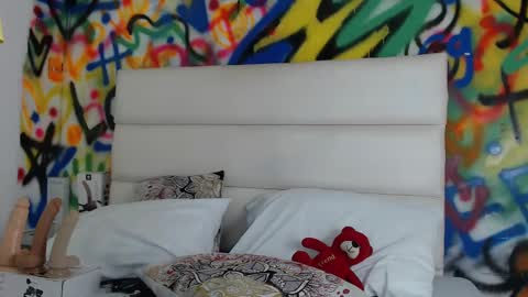 Snapshot of aria_martiin chatting on 01-19-25, 11:45 aria online show from 01-19-25, 11:45