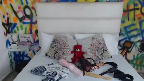 Snapshot of aria_martiin chatting on 02-22-25, 12:51 aria online show from 02-22-25, 12:51