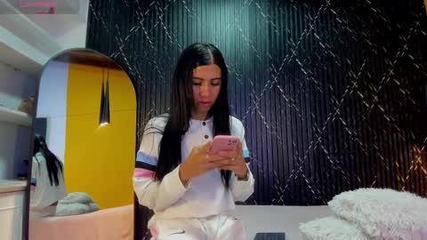 Snapshot of aria_millers_ chatting on 11-27-25, 11:45 Aria Millers online show from 11-27-25, 11:45