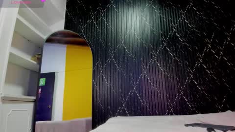 Snapshot of aria_millers_ chatting on 11-30-25, 09:57 Aria Millers online show from 11-30-25, 09:57