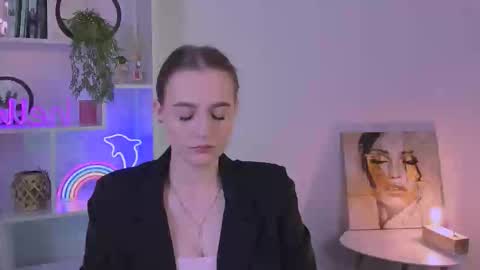 Luna online show from 09-09-25, 07:24