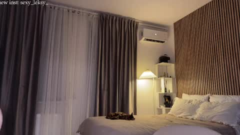  and  online show from 04-11-26, 08:02