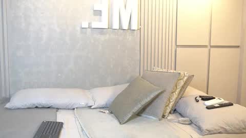 Snapshot of ariaa_isabell chatting on 10-30-25, 01:56 Ariaa online show from 10-30-25, 01:56