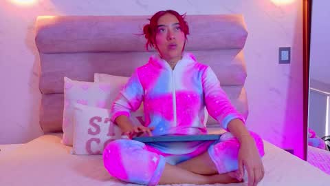 Snapshot of ariablake_1 chatting on 12-05-25, 12:14 Aria online show from 12-05-25, 12:14