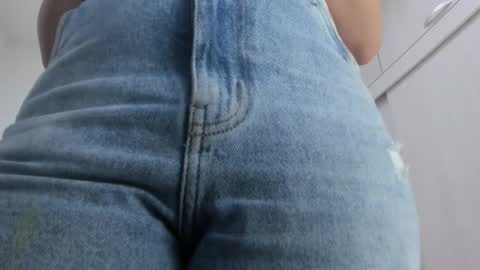 ariacoral online show from 12-18-25, 01:06