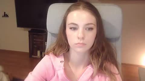 AriaCreazy online show from 10-29-25, 09:27