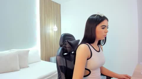 Snapshot of ariadna_boneville chatting on 02-20-26, 07:36 A R I A D N A online show from 02-20-26, 07:36