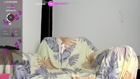 Snapshot of ariadna_cute chatting on 12-04-24, 10:30 linda online show from 12-04-24, 10:30