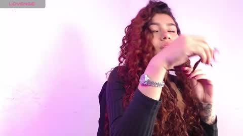 Snapshot of ariadna_tr chatting on 01-02-25, 06:12 Ari online show from 01-02-25, 06:12