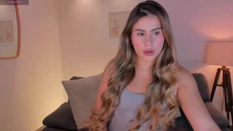 Snapshot of arialanne chatting on 09-24-25, 11:35 arialanne online show from 09-24-25, 11:35