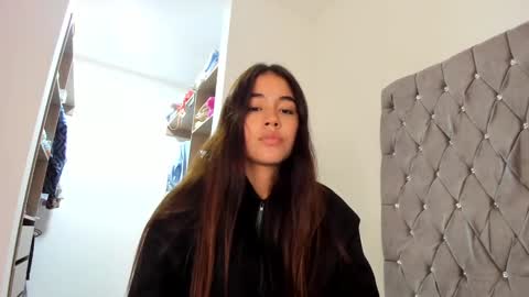 Snapshot of ariamontgomeryyy chatting on 12-31-24, 04:49 Aria Montgomery online show from 12-31-24, 04:49