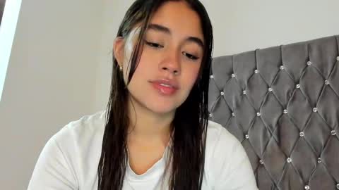 Snapshot of ariamontgomeryyy chatting on 01-27-25, 05:47 Aria Montgomery online show from 01-27-25, 05:47