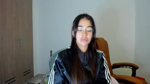 Snapshot of ariamontgomeryyy chatting on 02-28-25, 06:21 Aria Montgomery online show from 02-28-25, 06:21