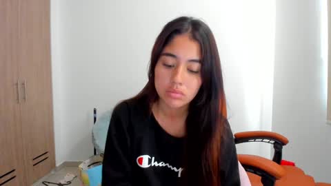 Snapshot of ariamontgomeryyy chatting on 02-28-25, 03:15 Aria Montgomery online show from 02-28-25, 03:15