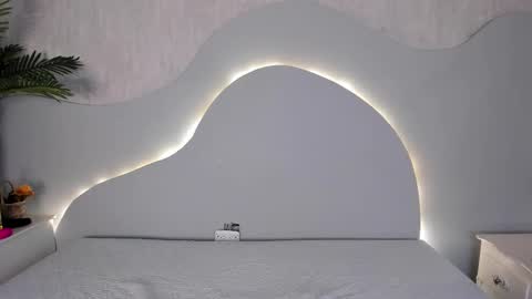 ARIANA online show from 12-23-25, 03:48