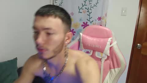 Snapshot of ariana_esteban07 chatting on 02-24-26, 11:19 ariana_esteban07 online show from 02-24-26, 11:19