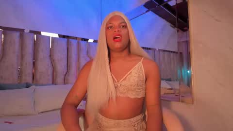 ariana_grande233 online show from 02-24-26, 11:41