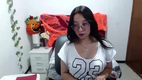 Snapshot of ariana_johnson7 chatting on 10-25-25, 07:19 ariana_johnson7 online show from 10-25-25, 07:19