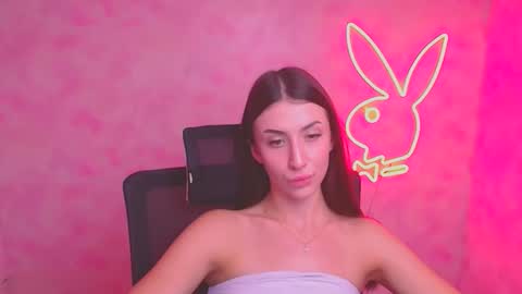 Snapshot of ariana_muur chatting on 09-15-25, 11:32 Ariana online show from 09-15-25, 11:32