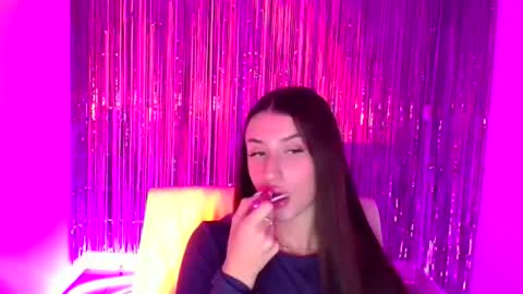 Snapshot of ariana_muur chatting on 09-29-25, 11:37 Ariana online show from 09-29-25, 11:37