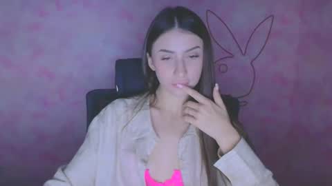 Snapshot of ariana_muur chatting on 10-13-25, 05:29 Ariana online show from 10-13-25, 05:29