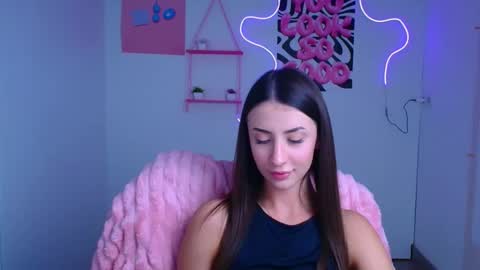 Snapshot of ariana_muur chatting on 10-25-25, 11:40 Ariana online show from 10-25-25, 11:40