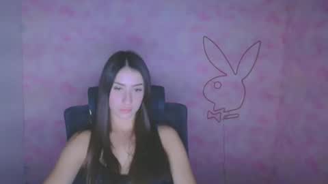 Snapshot of ariana_muur chatting on 10-29-25, 06:48 Ariana online show from 10-29-25, 06:48