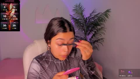 Ariana  online show from 11-19-25, 12:49