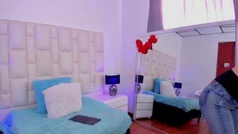  ariana  online show from 02-22-25, 06:08