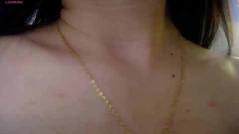 Snapshot of ariana_toro chatting on 12-18-25, 02:45 ariana_toro online show from 12-18-25, 02:45