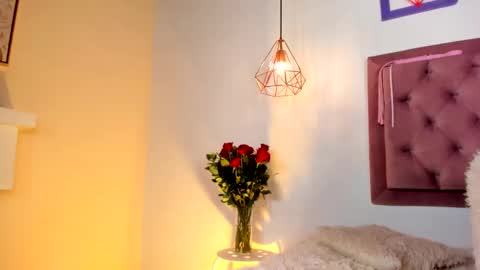 Snapshot of ariana_zc_ chatting on 02-14-25, 11:20 Susan online show from 02-14-25, 11:20