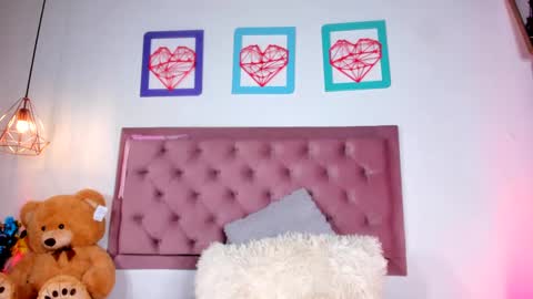 Snapshot of ariana_zc_ chatting on 03-08-25, 11:49 Susan online show from 03-08-25, 11:49