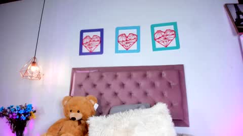 Snapshot of ariana_zc_ chatting on 03-11-25, 07:03 Susan online show from 03-11-25, 07:03