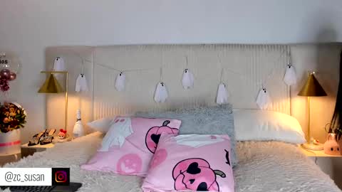 Snapshot of ariana_zc_ chatting on 10-06-25, 08:39 Susan online show from 10-06-25, 08:39