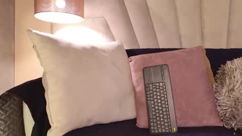 Arianaa Gray online show from 11-22-25, 05:39