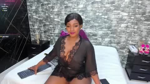 Ariana online show from 12-31-24, 04:04