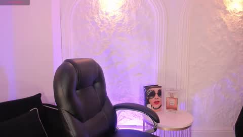 Ariana Dumont online show from 11-12-25, 11:10