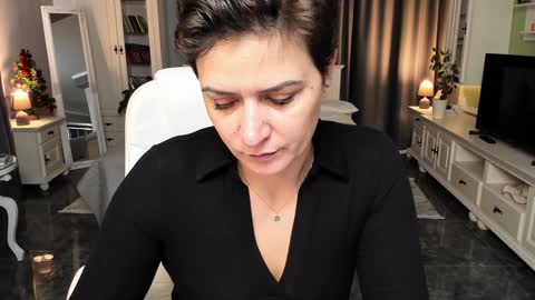 Ana online show from 01-04-25, 10:49