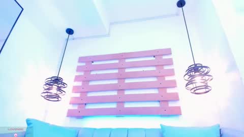 Ari  online show from 09-24-25, 01:25