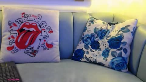 Ari  online show from 10-26-25, 12:44