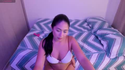 Snapshot of arianna_blair_ chatting on 02-21-26, 05:19 Arianna online show from 02-21-26, 05:19